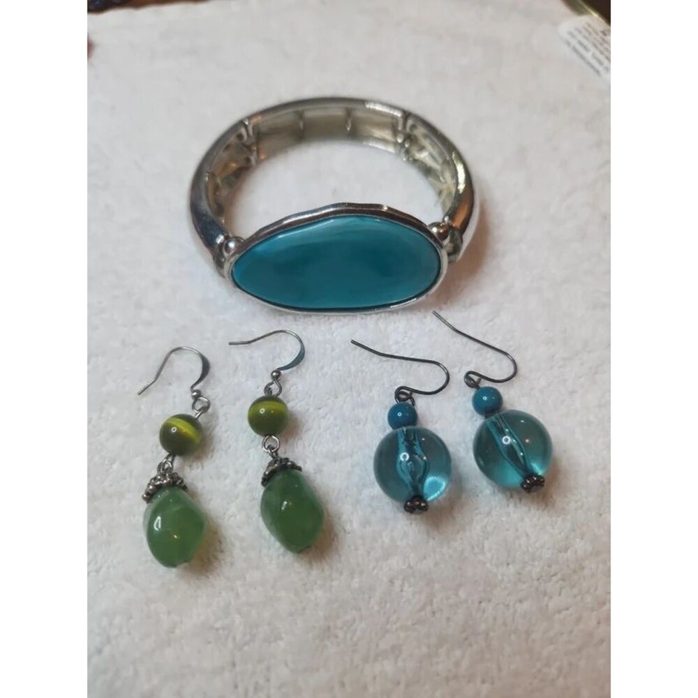 Stretch Bracelet And Earrings